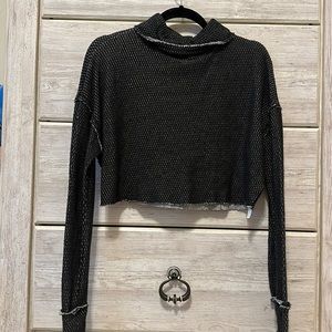 Black cropped long sleeve